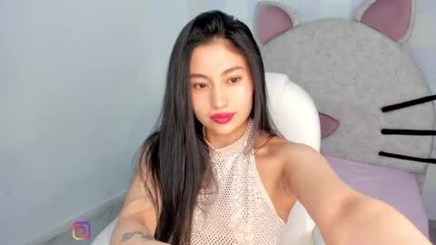 Snapshot of im_atenea_ chatting on May 20, 4:07 am Atenea online show from May 20, 4:07 am