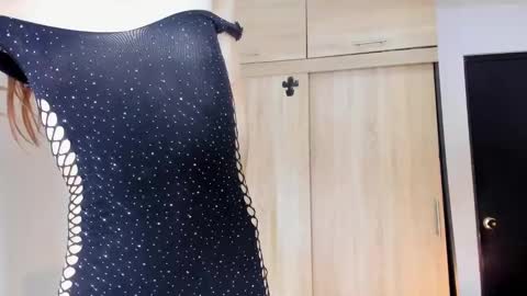 Snapshot of im_brittany_333 chatting on December 23, 8:33 am im_brittany_333 online show from December 23, 8:33 am