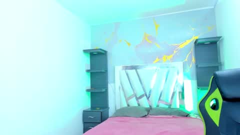 im_brittany_333 online show from February 4, 1:33 am