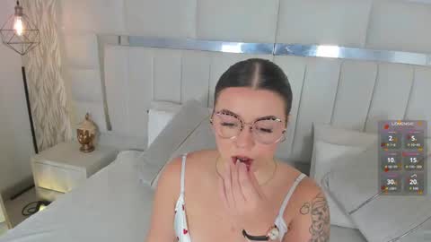 DAHLIA online show from October 25, 8:03 pm