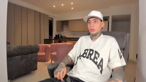 im_dante_ online show from March 2, 4:14 am