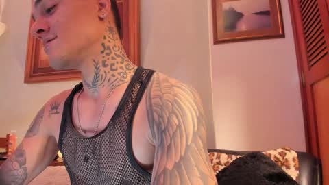 Snapshot of im_dominike chatting on February 8, 10:40 pm im_dominike online show from February 8, 10:40 pm