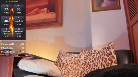 Snapshot of im_dominike chatting on March 1, 1:11 am im_dominike online show from March 1, 1:11 am