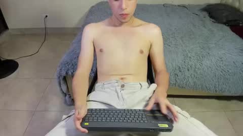 IM EMILIANOLUX online show from October 21, 7:58 pm