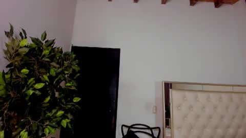 Snapshot of im_felixhunter chatting on May 1, 11:48 am FELIX online show from May 1, 11:48 am