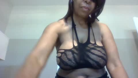 weet exy Cougar online show from May 8, 12:10 pm