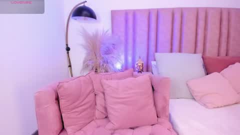 Snapshot of im_lily_ chatting on June 13, 1:20 pm Lilyy online show from June 13, 1:20 pm