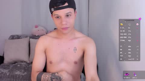 Snapshot of im_marco chatting on December 16, 10:37 pm Marco online show from December 16, 10:37 pm