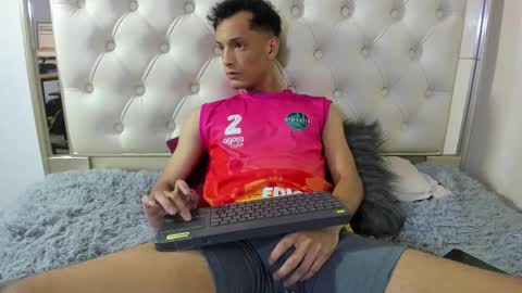 IM MAXPASSION online show from October 19, 11:33 am