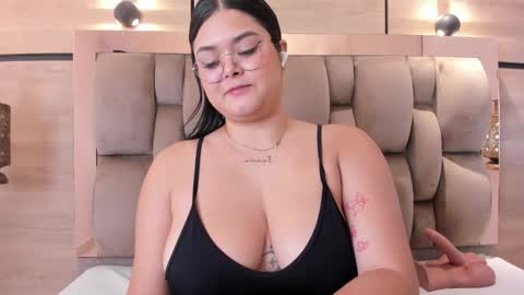 Snapshot of im_mou_ chatting on March 3, 1:06 pm im mou online show from March 3, 1:06 pm