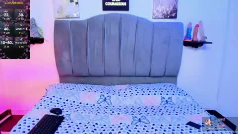 Snapshot of im_riley_ chatting on May 12, 7:11 pm im_riley_ online show from May 12, 7:11 pm