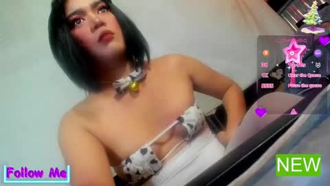 ella may online show from December 31, 3:23 am