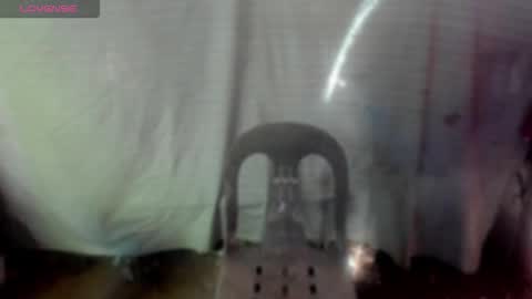 ella may online show from October 3, 6:32 am