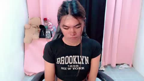 Snapshot of im_yourfairyannaxx chatting on April 21, 9:04 am im_yourfairyannaxx online show from April 21, 9:04 am