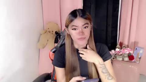 Snapshot of im_yourfairyannaxx chatting on May 7, 1:33 am im_yourfairyannaxx online show from May 7, 1:33 am