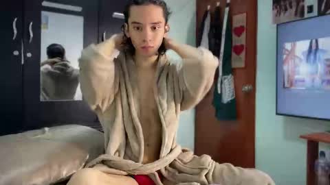 Colton Alvin Independent model online show from September 12, 9:15 pm