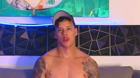 Snapshot of imconor chatting on January 31, 9:37 pm imconor online show from January 31, 9:37 pm