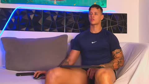 Snapshot of imconor chatting on March 10, 10:24 pm imconor online show from March 10, 10:24 pm