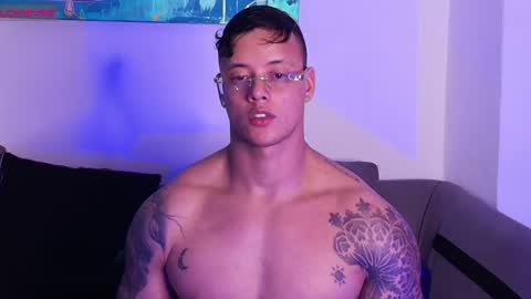 Snapshot of imconor chatting on May 7, 10:26 pm imconor online show from May 7, 10:26 pm