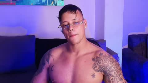 Snapshot of imconor chatting on May 16, 11:14 pm imconor online show from May 16, 11:14 pm