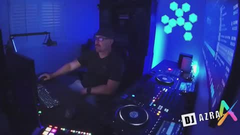 Snapshot of imdjazra chatting on October 16, 2:01 am DJ Azra online show from October 16, 2:01 am