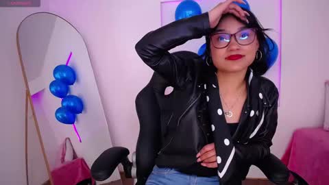 Snapshot of imlilit chatting on February 17, 5:37 am Lilit online show from February 17, 5:37 am