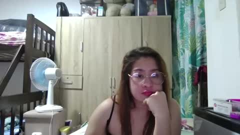 Snapshot of immaculate02 chatting on February 19, 2:23 pm Immaculate02 online show from February 19, 2:23 pm