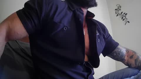 Snapshot of imnewherelollol chatting on September 9, 2:27 pm Majordadbod101 online show from September 9, 2:27 pm