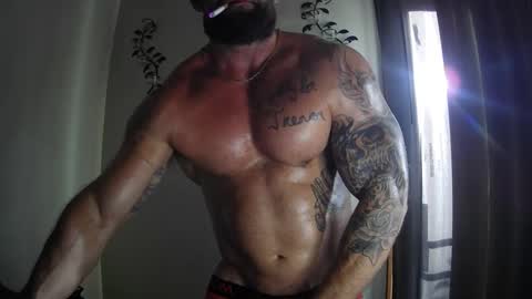 Snapshot of imnewherelollol chatting on October 3, 1:08 pm Majordadbod101 online show from October 3, 1:08 pm