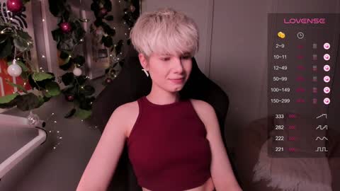 Mia online show from December 10, 8:16 pm