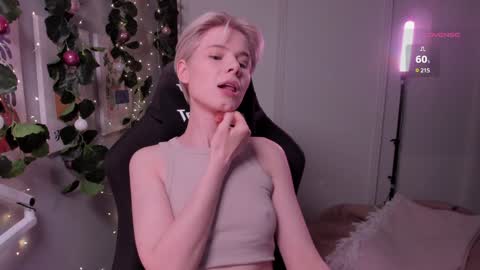 Mia online show from January 12, 8:14 pm