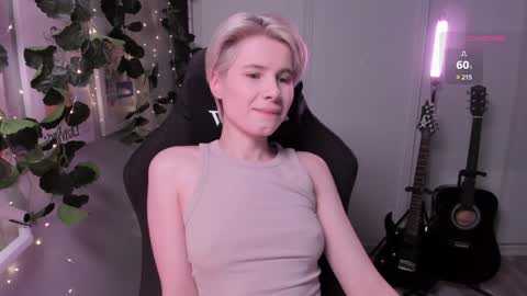 Mia online show from February 3, 1:08 pm