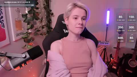 Mia online show from February 22, 9:45 am