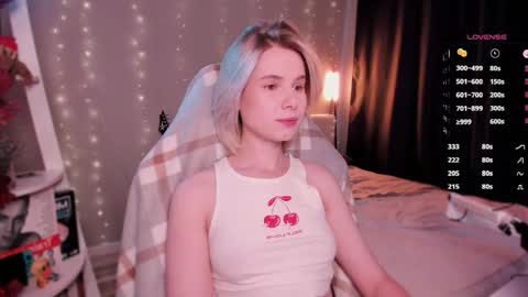 Mia online show from November 2, 10:06 am