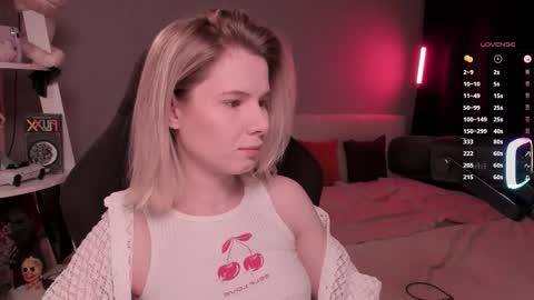 Mia online show from March 22, 11:02 am