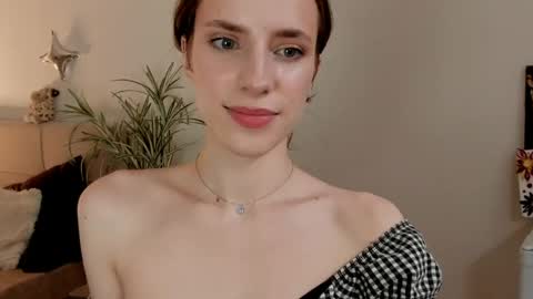 Snapshot of imogensy chatting on May 7, 3:39 pm my name Imo Fansly online show from May 7, 3:39 pm