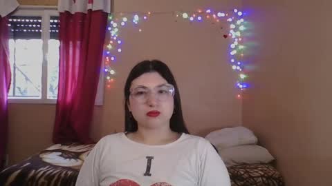 Snapshot of imsohornydacom chatting on June 7, 5:27 pm Florencia online show from June 7, 5:27 pm