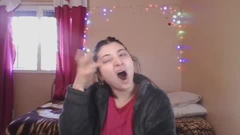 Snapshot of imsohornydacom chatting on June 20, 6:33 pm Florencia online show from June 20, 6:33 pm