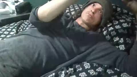 Imstuckhere online show from April 17, 9:34 am