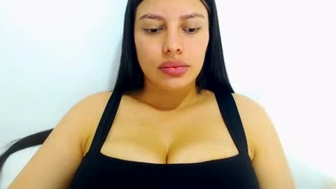 imsweetlips online show from June 28, 7:31 pm