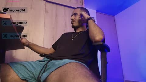 Snapshot of imyourg0d chatting on May 9, 5:23 am Daniel thumb up me please its important Im new INDEPENDENT MODEL online show from May 9, 5:23 am