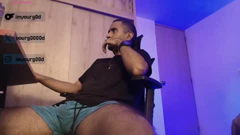 Snapshot of imyourg0d chatting on May 12, 3:25 am Daniel thumb up me please its important Im new INDEPENDENT MODEL online show from May 12, 3:25 am