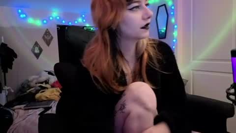 Snapshot of inarafoxxx chatting on July 8, 1:32 am Inarafoxx online show from July 8, 1:32 am