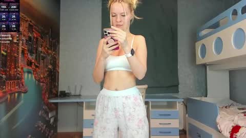 Snapshot of incredible__shell_ chatting on May 3, 8:15 pm Masha online show from May 3, 8:15 pm