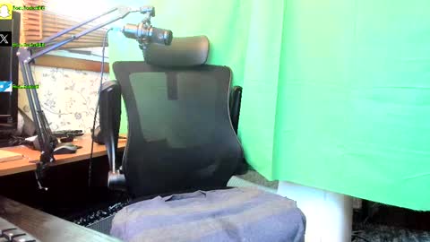 Snapshot of incredibleballbusting chatting on September 27, 6:57 pm Beau Beckett online show from September 27, 6:57 pm