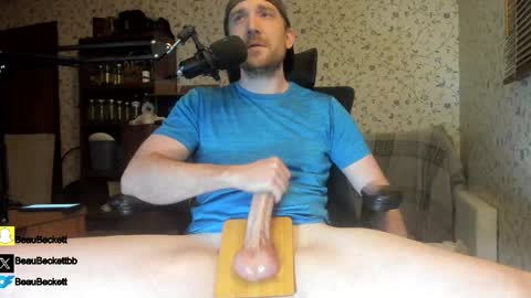 Snapshot of incredibleballbusting chatting on May 9, 3:45 am Beau Beckett online show from May 9, 3:45 am