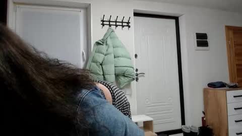 Snapshot of increible_della chatting on February 25, 1:43 pm Della online show from February 25, 1:43 pm