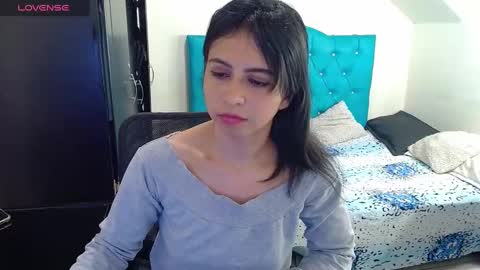 Snapshot of incubus_couple1 chatting on February 23, 10:42 pm incubus_couple1 online show from February 23, 10:42 pm