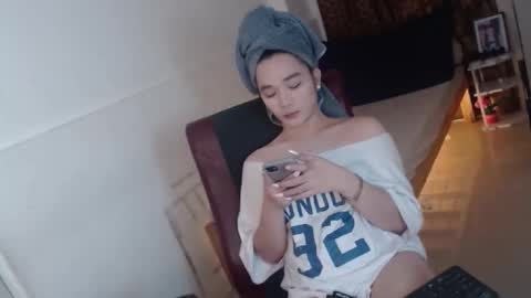 indestructabletrixie online show from March 10, 1:54 am