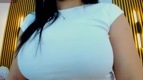 Snapshot of indi_catalina chatting on June 20, 3:04 pm Indi Catalina online show from June 20, 3:04 pm